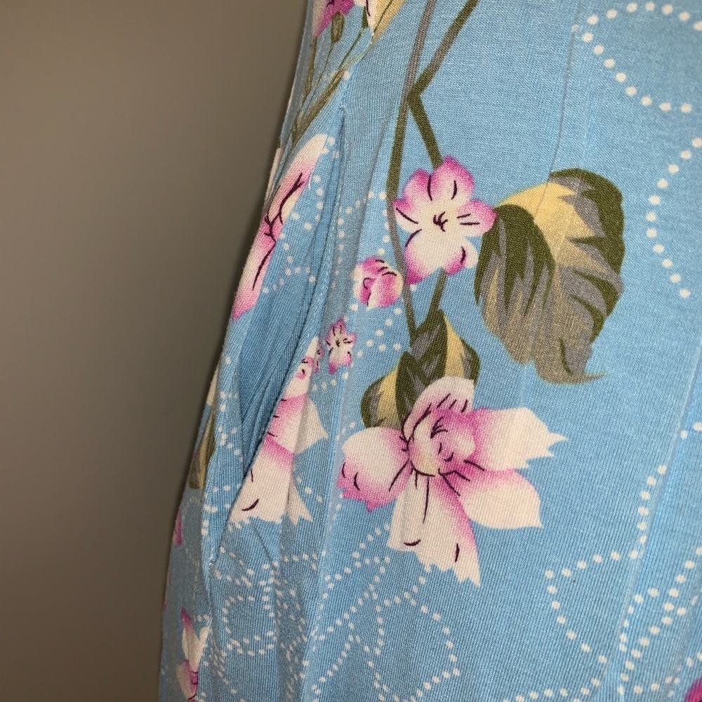 Iight blue floral dress - Picture 3 of 3